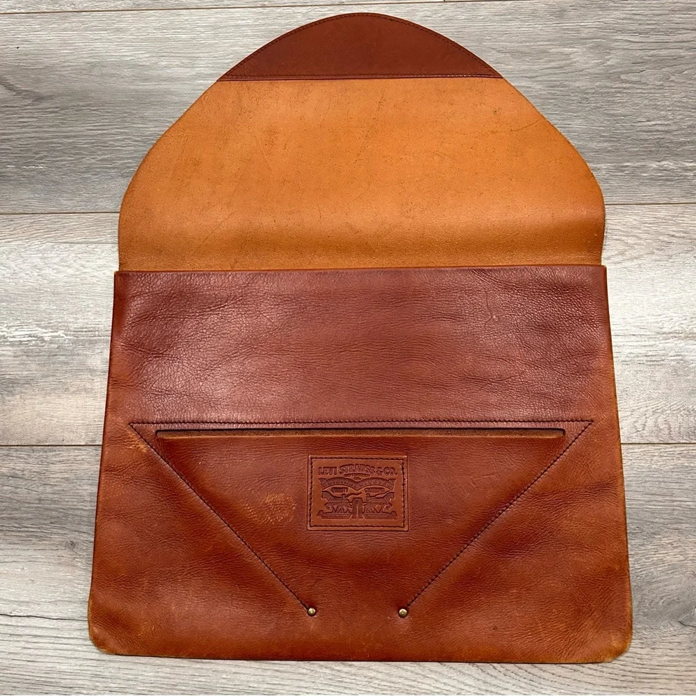 Levi's Leather Laptop Computer Case Rectangular Shaped Brown 15.6 x 12 Inch - Picture 5 of 15